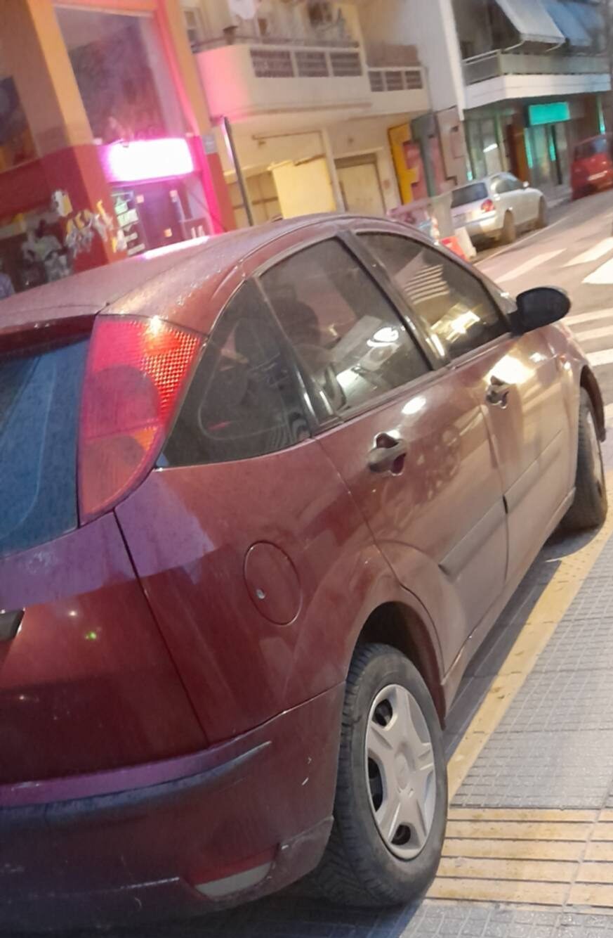 larisa-parkingk&hellip;-aftokiniton-to-pezodromio