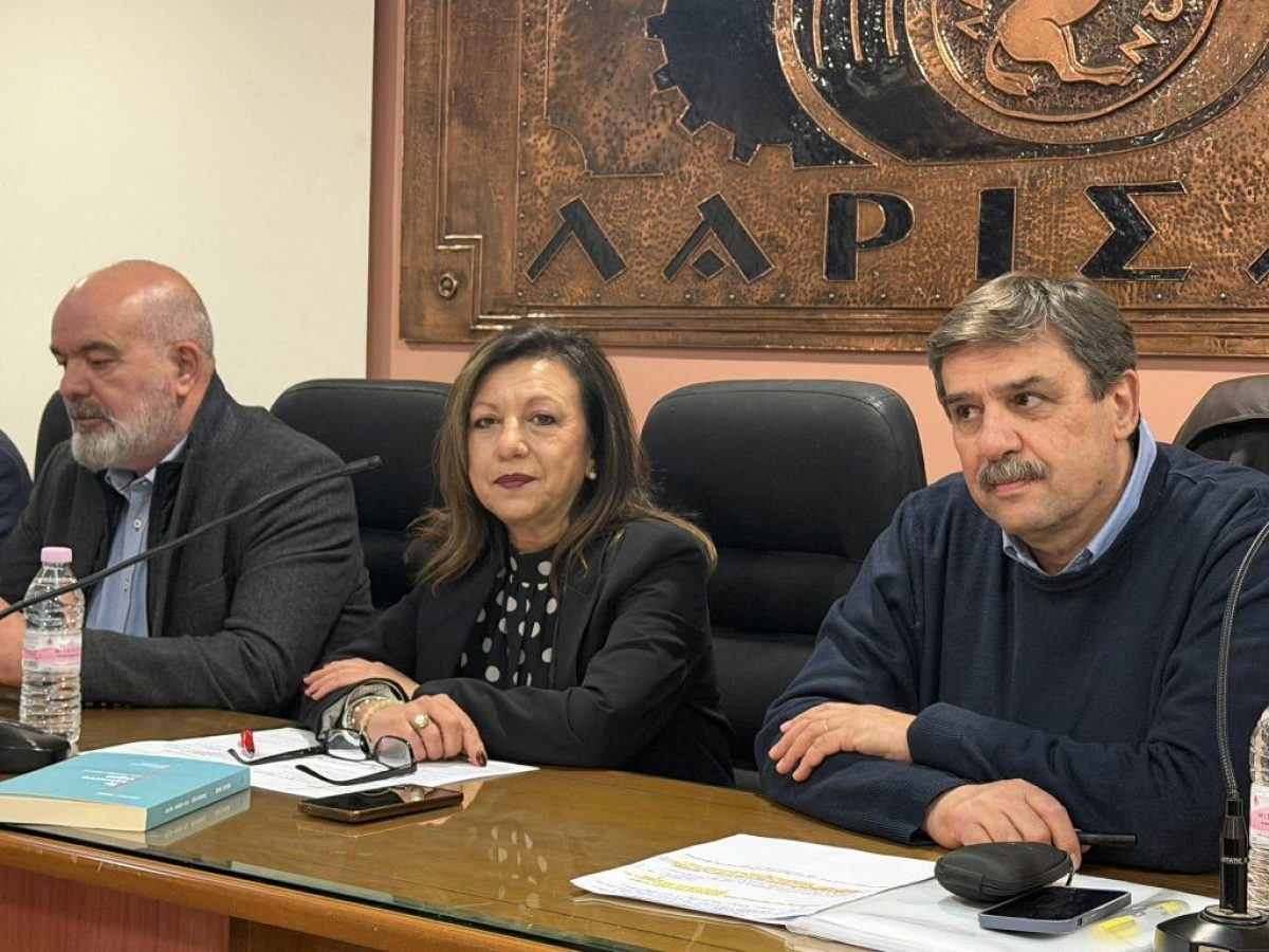 Λάρισα: Παρουσίασε το βιβλίο του “Το Κόκκινο Νήμα” ο πρώην υπουργός υγείας Ανδρέας Ξανθός (ΦΩΤΟ)