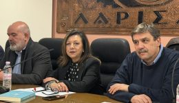 larisa-parousiase-to-vivlio-tou