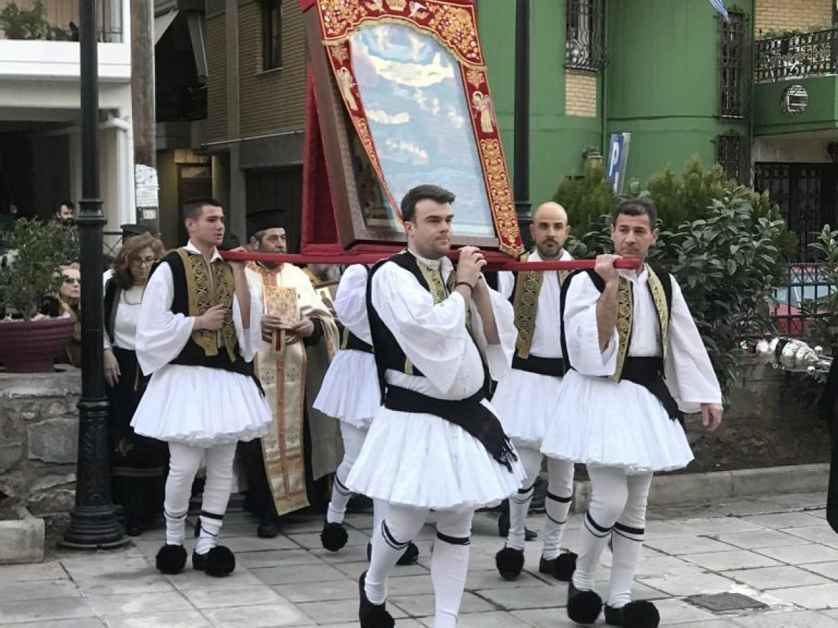 Λάρισα: Πλήθος πιστών στην λιτανεία της εικόνας για τον εορτασμό των Αγίων Σαράντα Μαρτύρων – ΦΩΤΟ