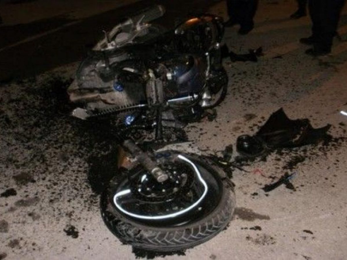 Λάρισα: Σύγκρουση αστυνομικής μηχανής με αυτοκίνητο – Τραυματίας ο δικυκλιστής!