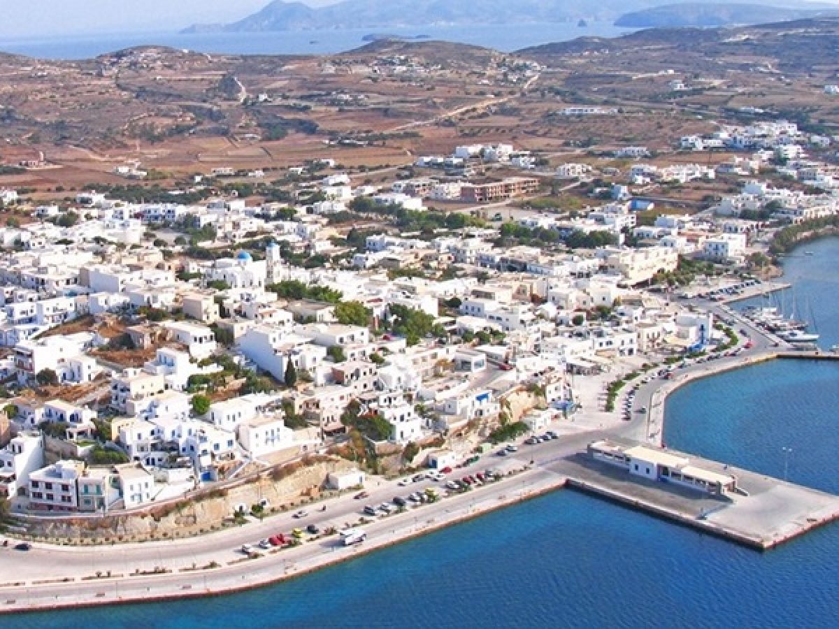 Λιμεναρχείο Μήλου: Απαγόρευση στάσης – στάθμευσης οχημάτων στην παραλία του Αδάμαντα