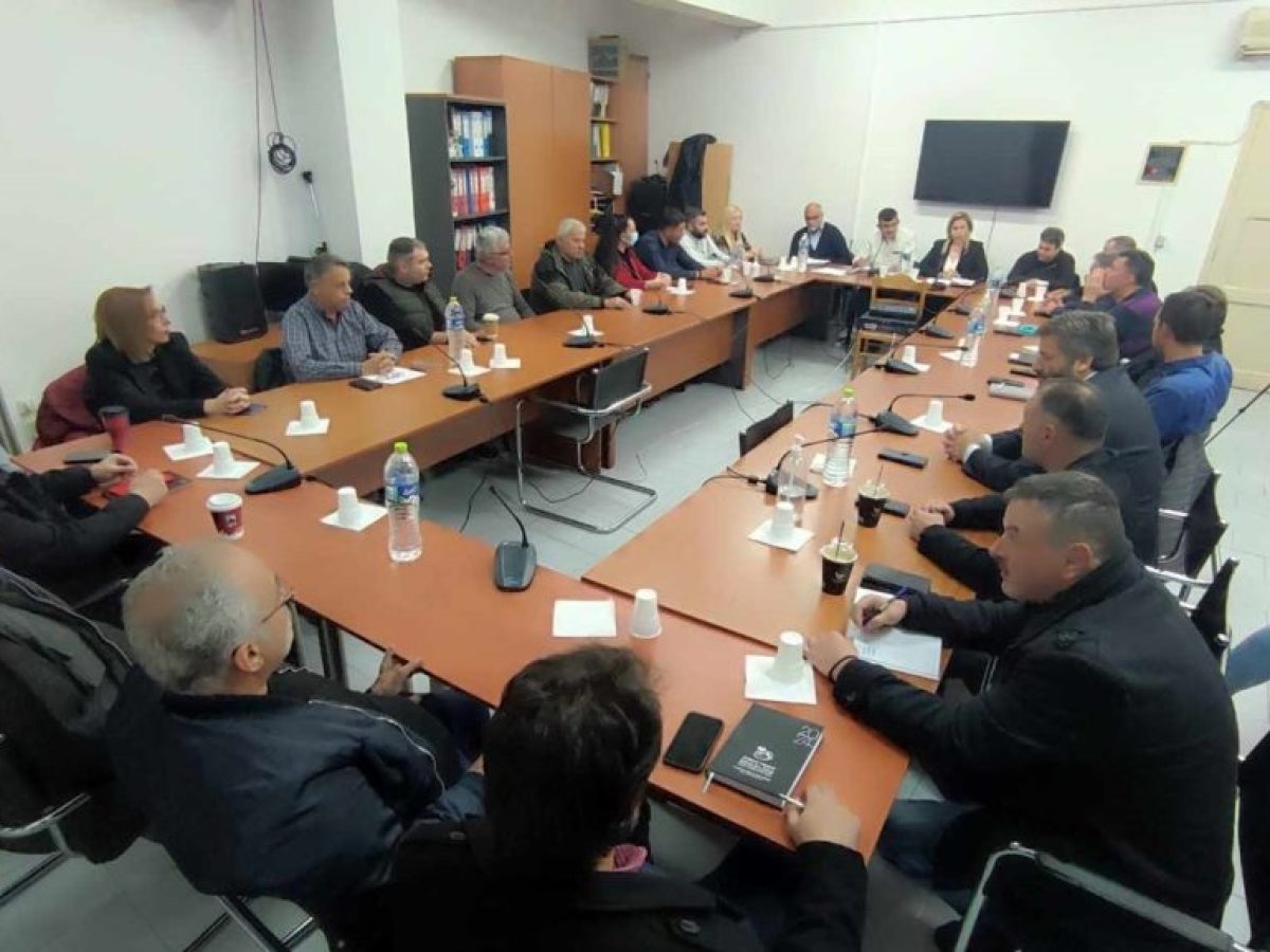 Λήμνος: Μπλόκο στη συνεδρίαση του Δημοτικού Συμβουλίου – «Όχι» στο κατεπείγον εν μέσω έντασης