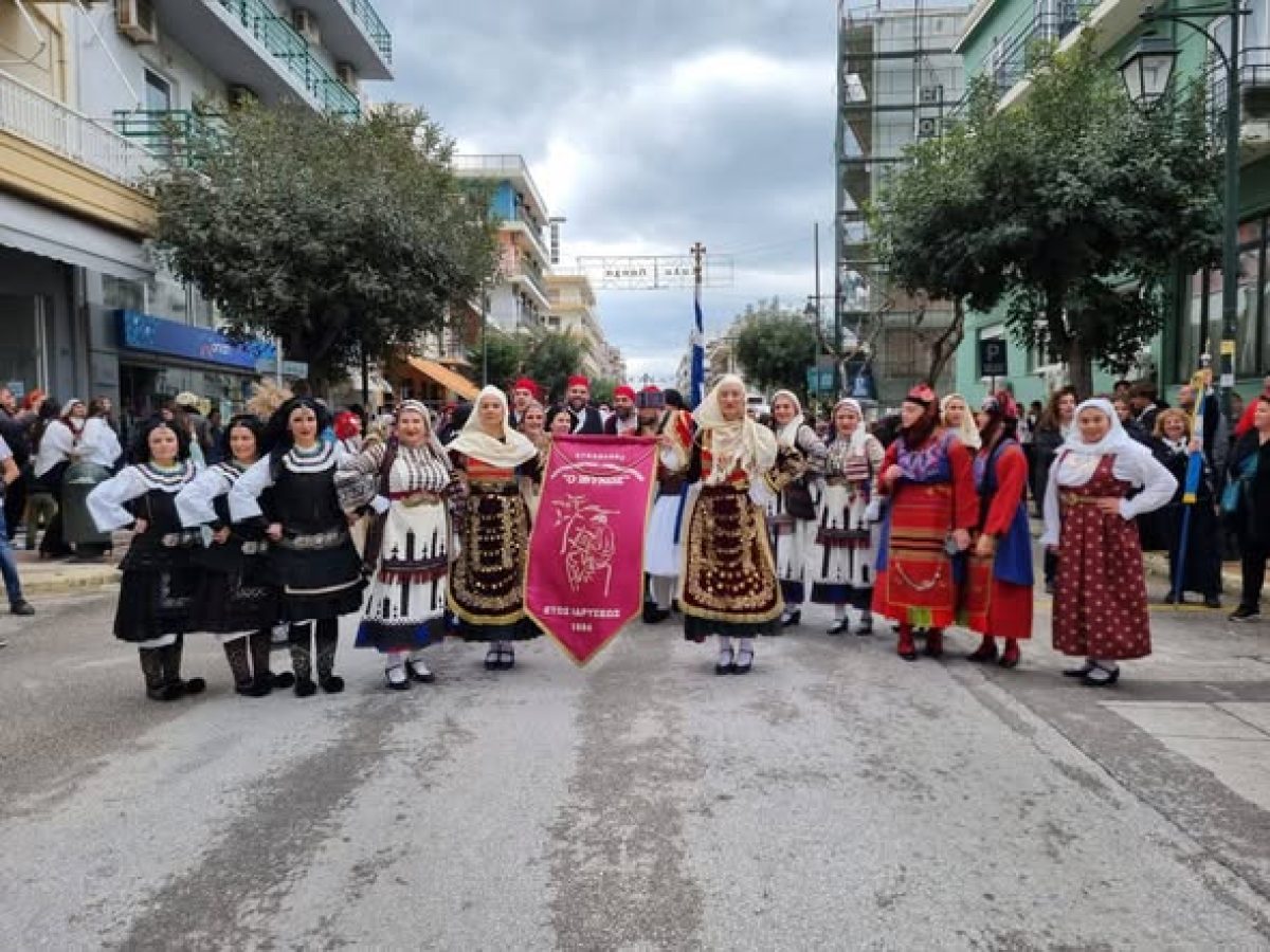 Λουτράκι: Ο «Ίβυκος» συμμετείχε και φέτος στις εκδηλώσεις της εθνικής επετείου του 1821 (ΦΩΤΟ)