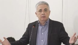 makaris-stin-apologistiki-sinedriasi-ptochou-2