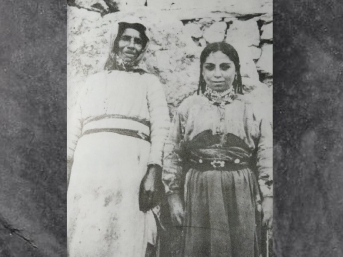 Μαρτυρία Ευλαμπίας Μουμτζόγλου: Ένας πατριώτης μας, από τη λύπη του που άφησε το χωριό, έριξε τον εαυτό του στη θάλασσα και πνίγηκε