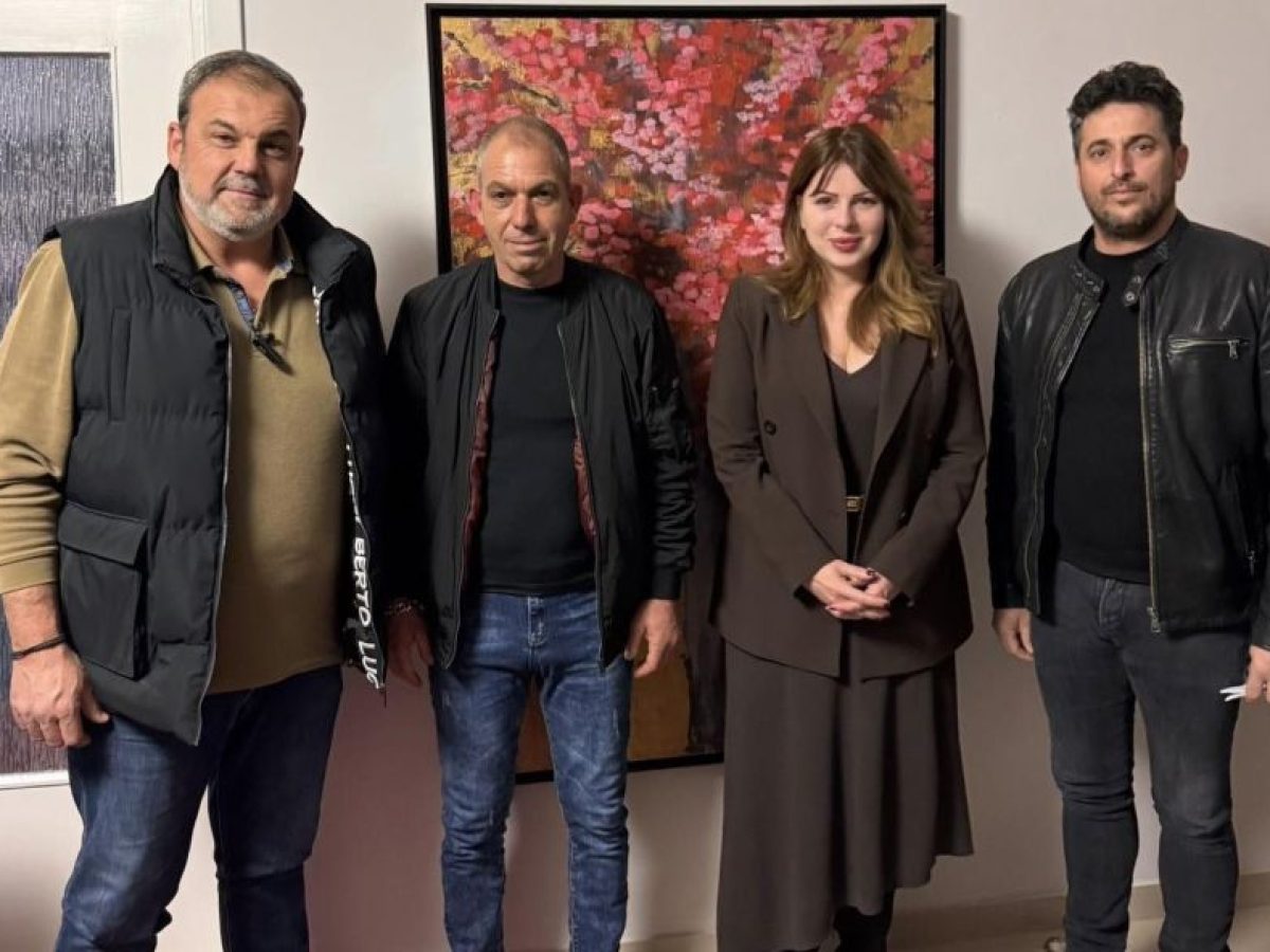 Με αντιπροσωπεία των ΕΒΕ Φαρκαδόνας συναντήθηκε η Κατερίνα Παπακώστα