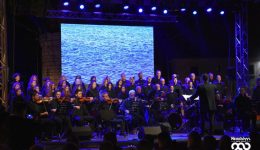 me-apoliti-epitichia-i-sinavlia