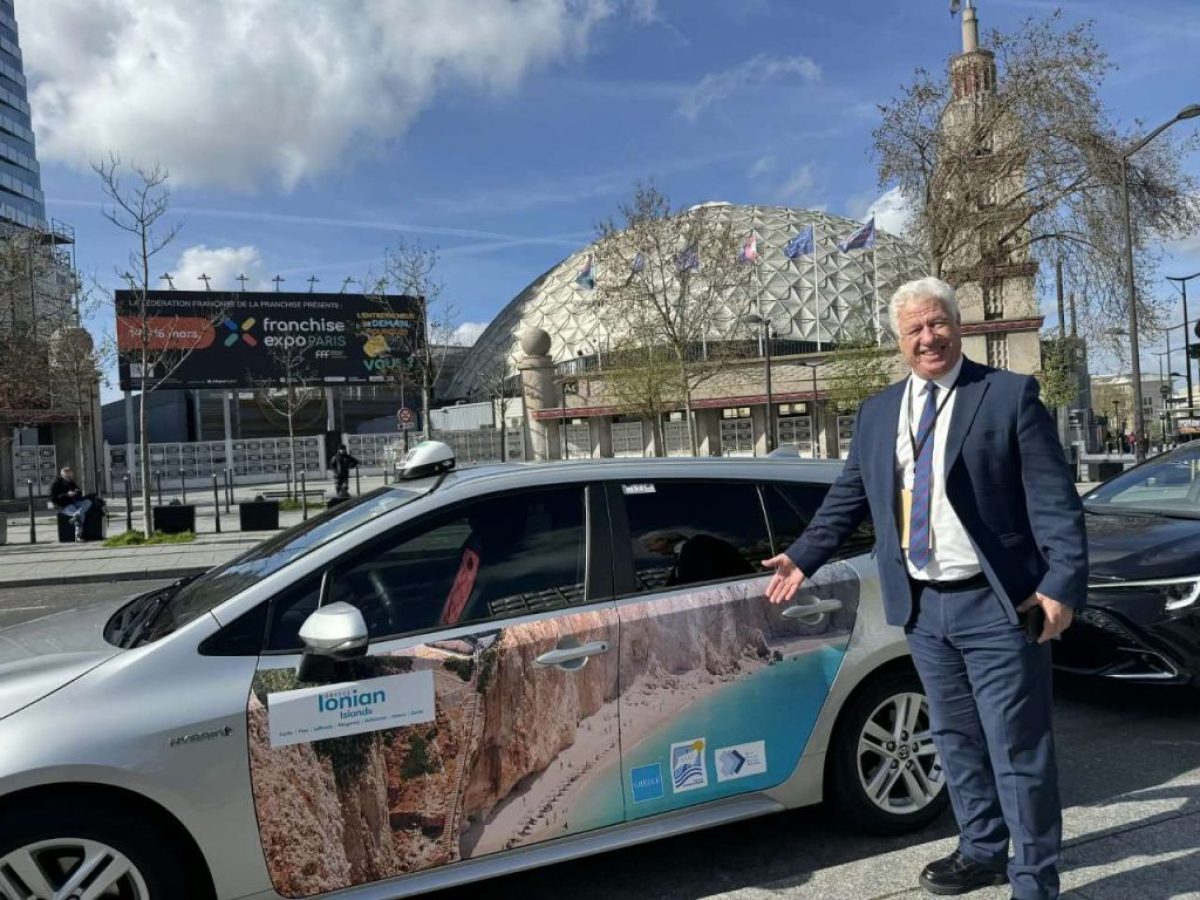 Με «άρωμα» Ιονίων Νήσων κυκλοφορούν τα ταξί στο Παρίσι