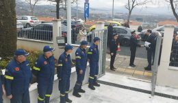 me-ena-pirosvestiko-elikoptero-enischiete