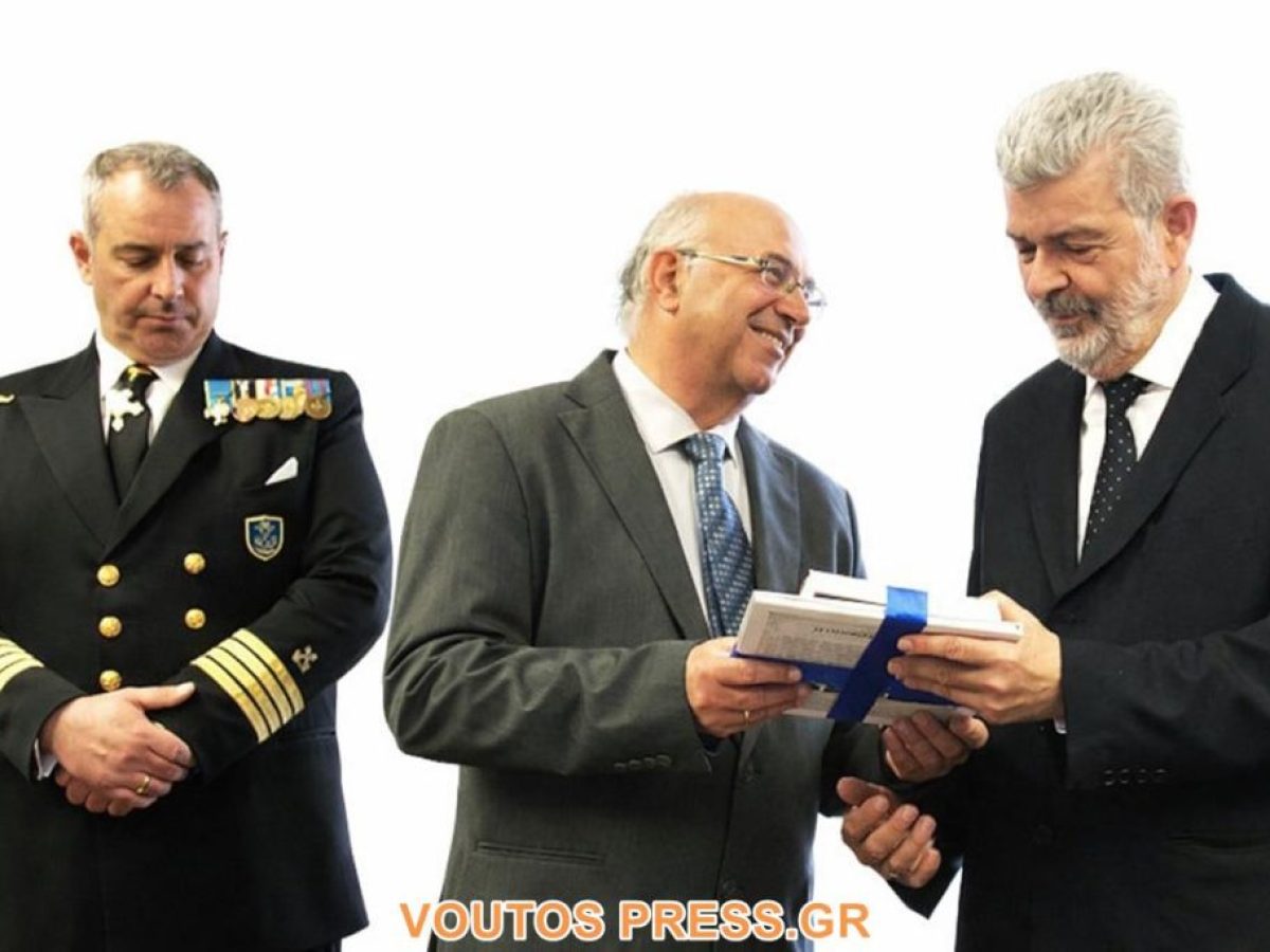 Με επισημότητα και μαζική συμμετοχή ο εορτασμός της 25ης Μαρτίου στο Αργοστόλι .