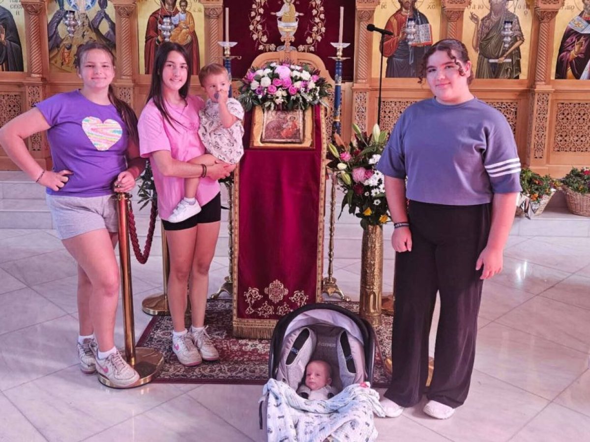 Με ευλάβεια και συμμετοχή των νέων ο στολισμός για την Κυριακή της Σταυροπροσκυνήσεως στο Thomastown