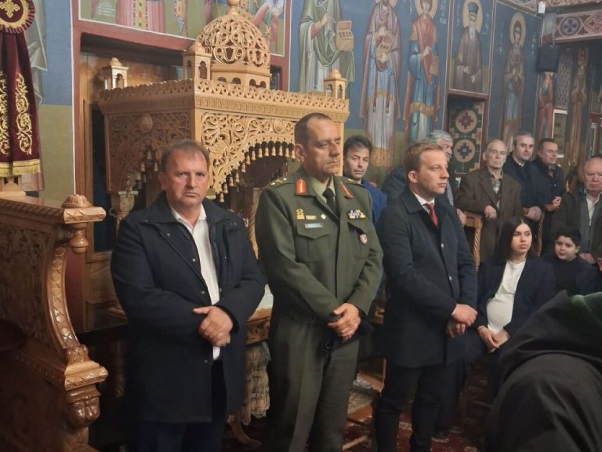 Με κατάνυξη οι Γ΄ Χαιρετισμοί στη Χρυσομηλιά παρουσία του Μητροπολίτη Θεόκλητου και του Διοικητή της ΣΜΥ Ταξίαρχου Κωτάκου