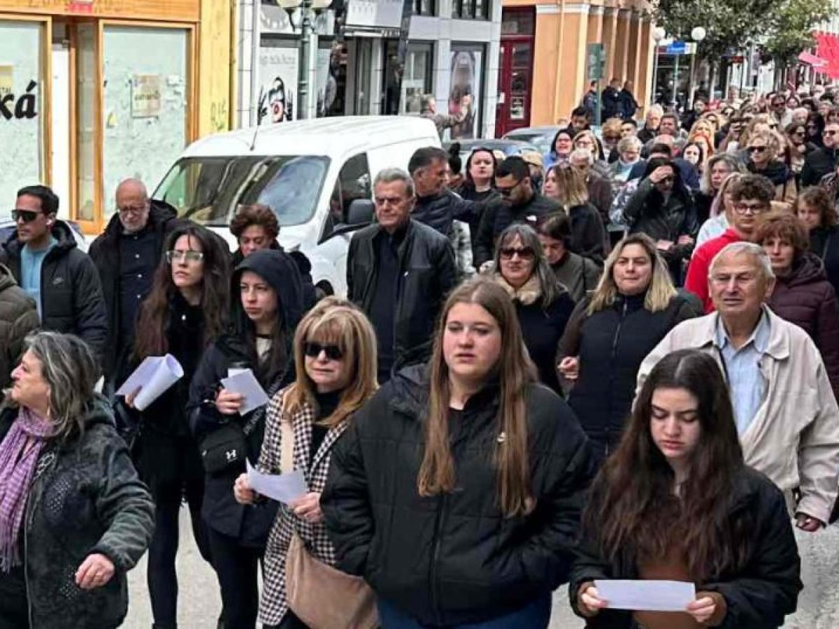 Με μεγάλη συμμετοχή η συγκέντρωση στο Άργος για τα Τέμπη