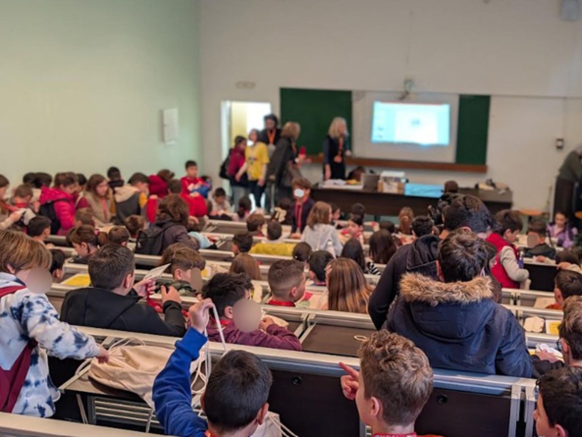 Με μεγάλη συμμετοχή ξεκίνησαν τα μαθήματα του Παιδικού Πανεπιστημίου της Περιφέρειας Αττικής