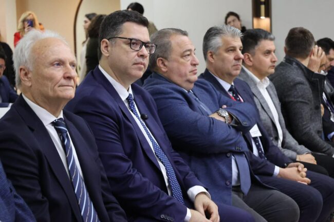 me-ti-simmetochi-ifipourgon-ke