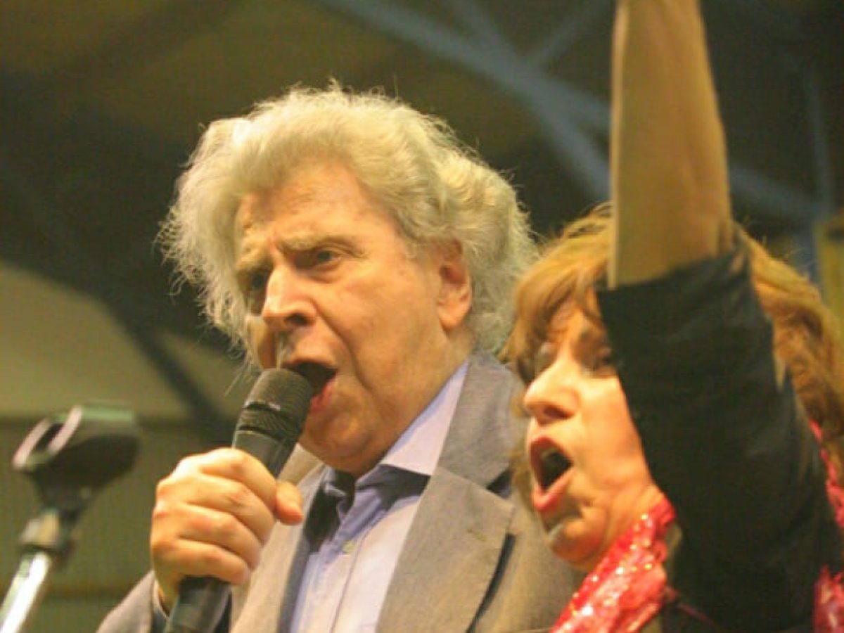 ΜΕΓΑΛΗ ΣΥΝΑΥΛΙΑ  «100 ΧΡΟΝΙΑ ΜΙΚΗΣ ΘΕΟΔΩΡΑΚΗΣ» διοργανώνει η «ΧΟΡΩΔΙΑ ΤΡΙΚΑΛΩΝ»