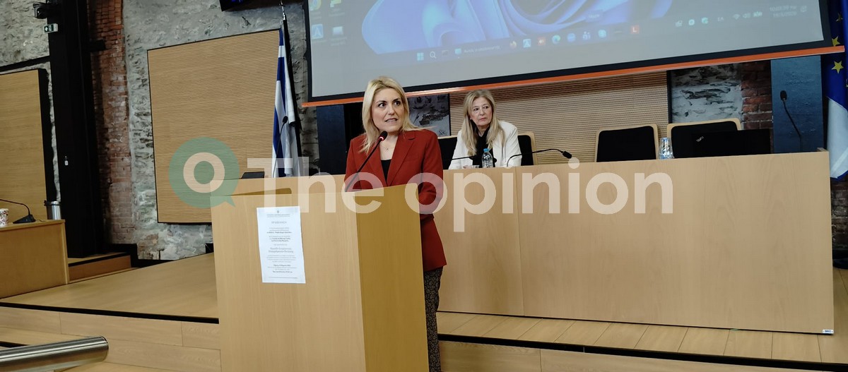 melina-dermentzopoulou-periferia-ke-epangelmaties
