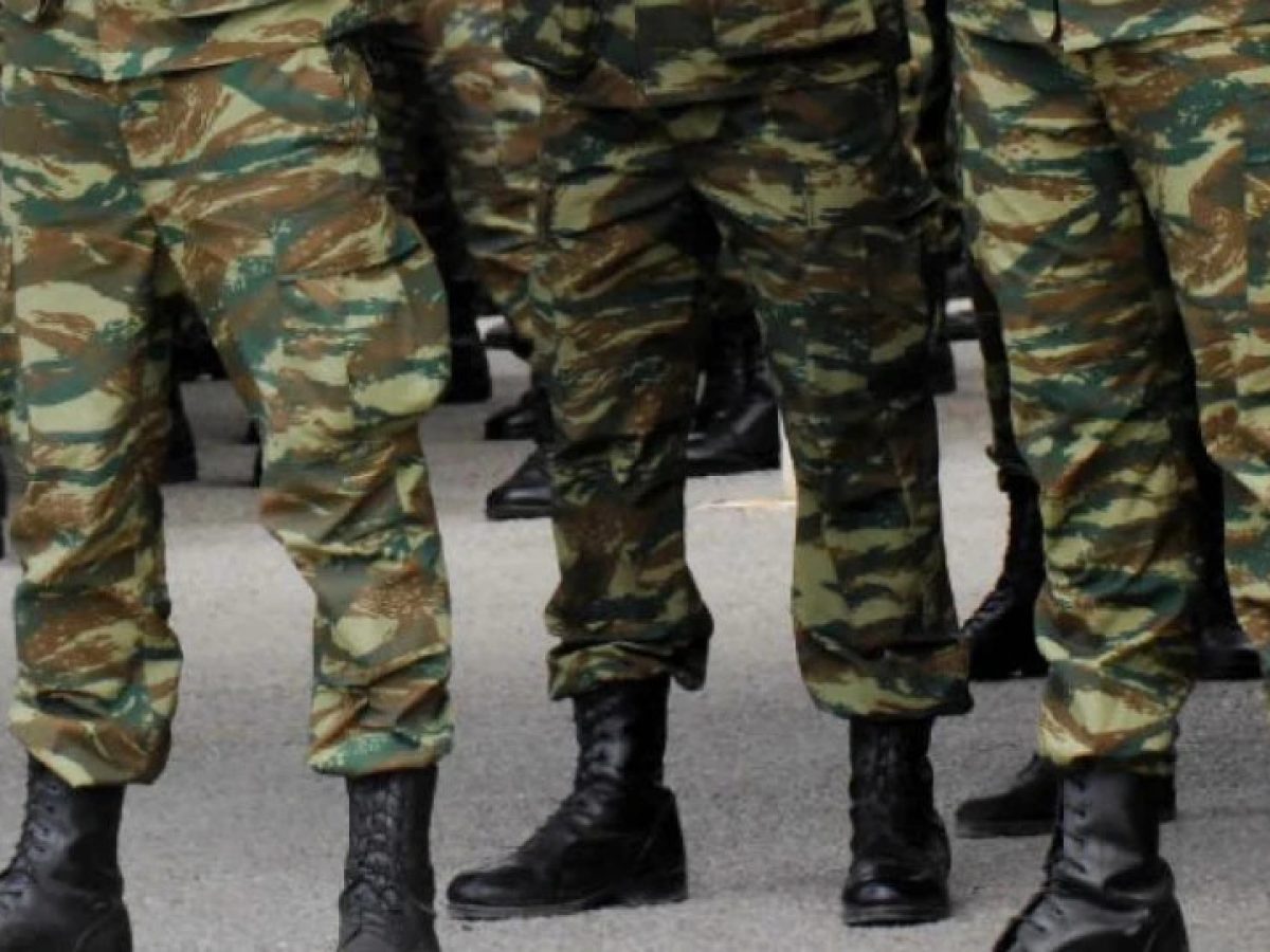 Μεσολόγγι: Συμπλοκή στρατιωτών με άτομα Ρομά στην κεντρική πλατεία  – Δύο στο νοσοκομείο