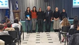 mikri-polites-en-drasi-mathites