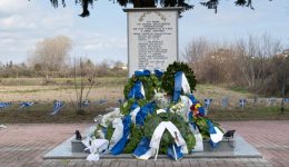 mnimi-pou-parameni-zontani