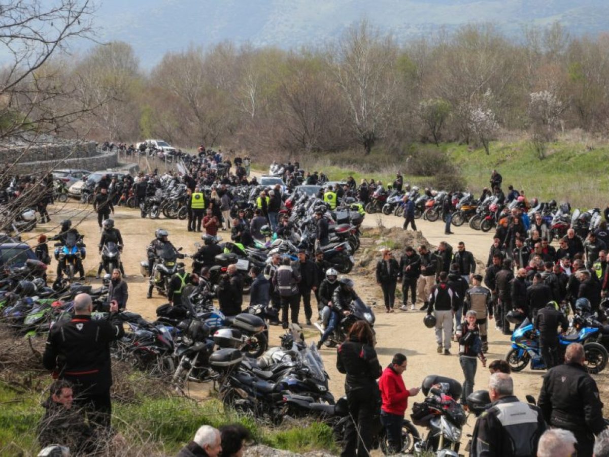 Μοτοπορεία μνήμης προς τα Τέμπη: Εκατοντάδες μοτοσικλετιστές ξεκίνησαν από τα Μάλγαρα για τα 57 θύματα