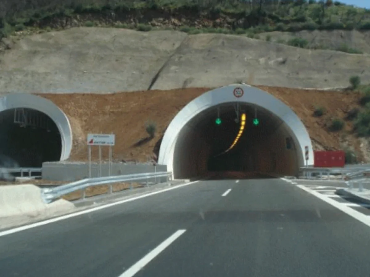 «Μπράλος – Άμφισσα» (ΑΒΑΞ): Συμπληρωματική σύμβαση 69 εκατ. για τις σήραγγες, το 2028 έτοιμο το οδικό έργο