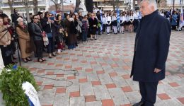 nasiakopoulos-me-allilengii-ke-kinoniki