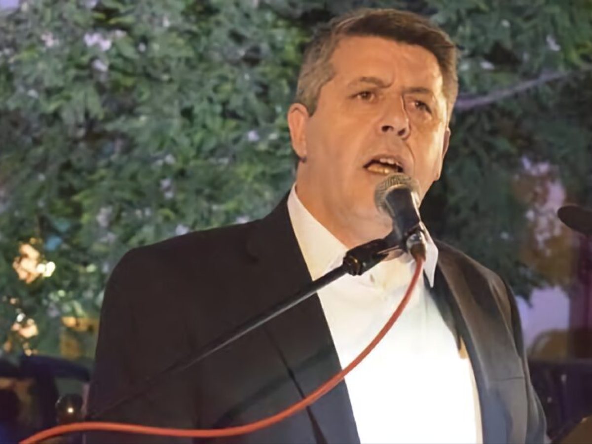 &Nu;έ&alpha; &Alpha;&rho;&chi;ή &gamma;&iota;&alpha; &tau;&omicron;&nu; &Tau;ό&pi;&omicron; &mu;&alpha;&sigmaf;: Έ&nu;&tau;&omicron;&nu;&eta; &kappa;&rho;&iota;&tau;&iota;&kappa;ή &sigma;&tau;&omicron;&nu; &Delta;ή&mu;&omicron; &Nu;&omicron;&tau;ί&omicron;&upsilon; &Pi;&eta;&lambda;ί&omicron;&upsilon;