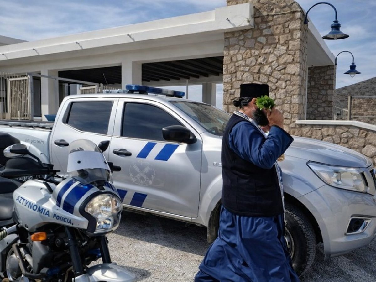 Νέα υπηρεσιακά οχήματα και αγιασμός στο Λιμεναρχείο Μήλου (Photos)