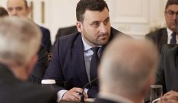 nea-pnoi-ston-athlitismo-theli