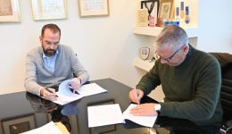 nei-komvi-fotinis-simatodotisis-stis