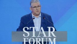 o-dimitris-koutsoumpas-sto-Star