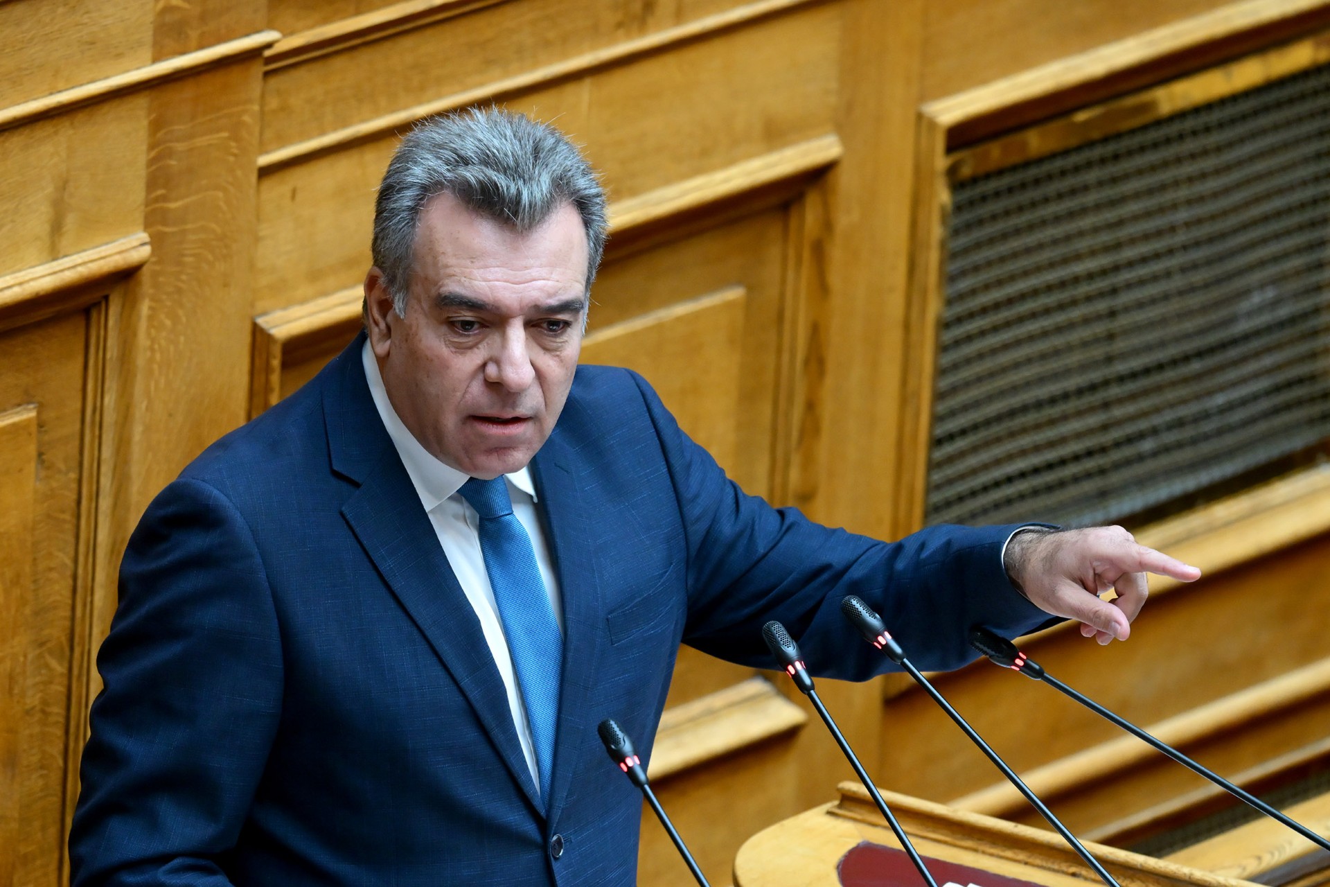 o-manos-konsolas-oristike-isigitis