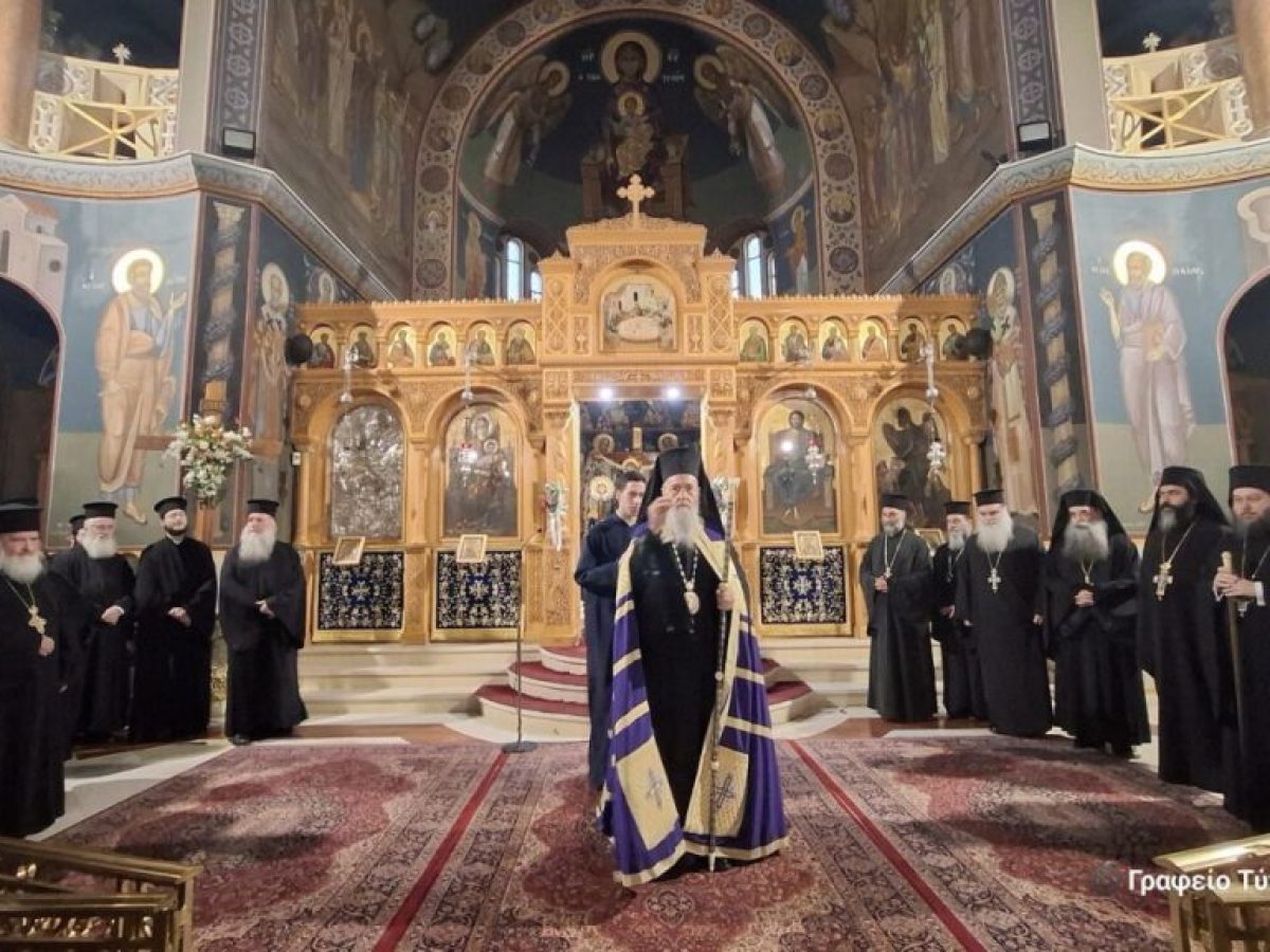 Ο Μητροπολίτης Ναυπάκτου Ιερόθεος στον τέταρτο Κατανυκτικό Εσπερινό στο Αγρίνιο