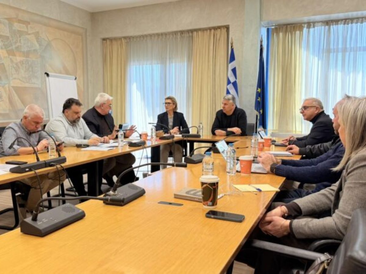 Ο περιφερειάρχης ΑΜΘ Χριστόδουλος Τοψίδης, είχε συνάντηση εργασίας στην Κομοτηνή   με τις Αναπτυξιακές Εταιρίας της ΠΑΜΘ