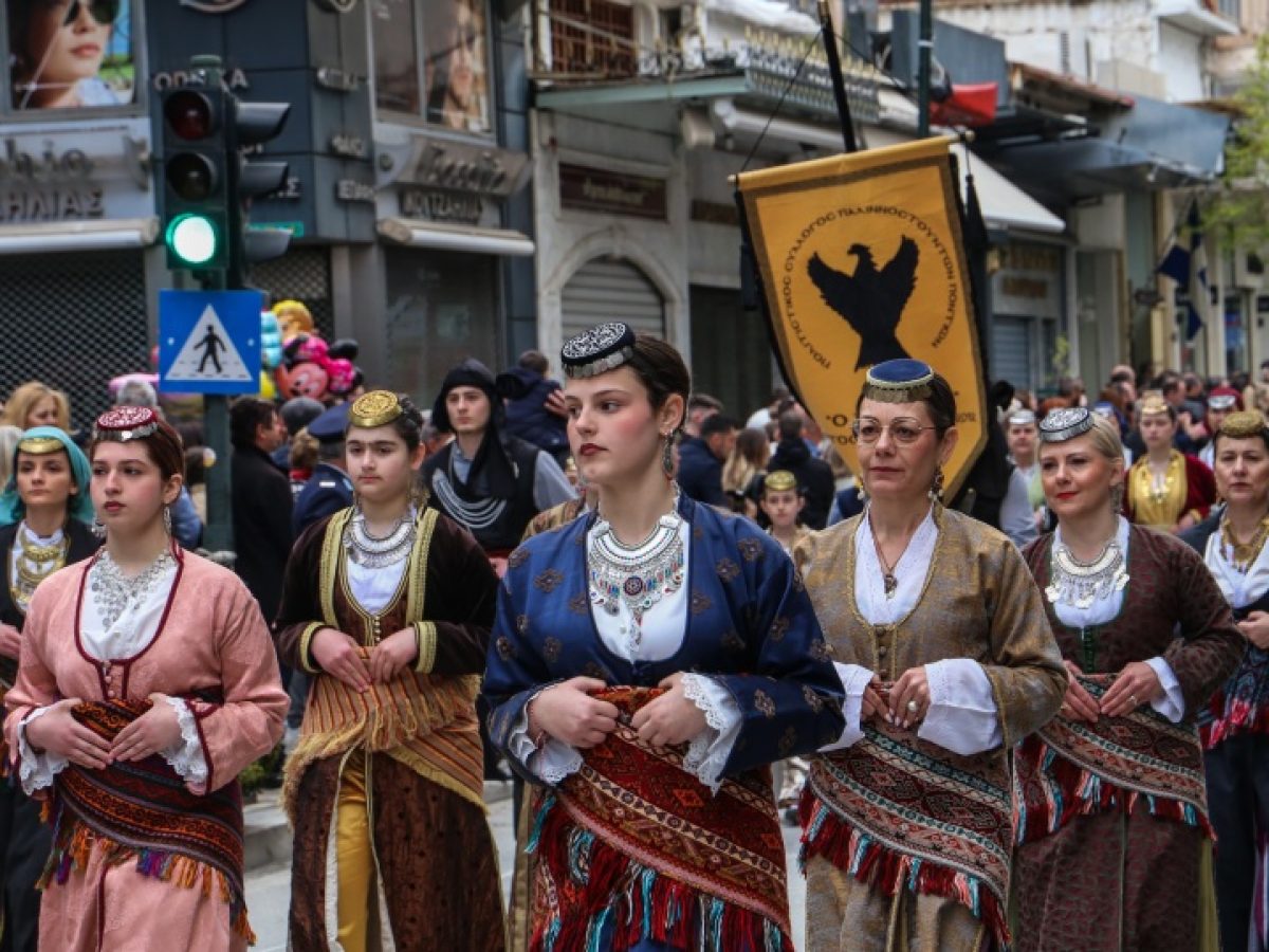 Ο Πόντος παρέλασε περήφανα στη Λάρισα