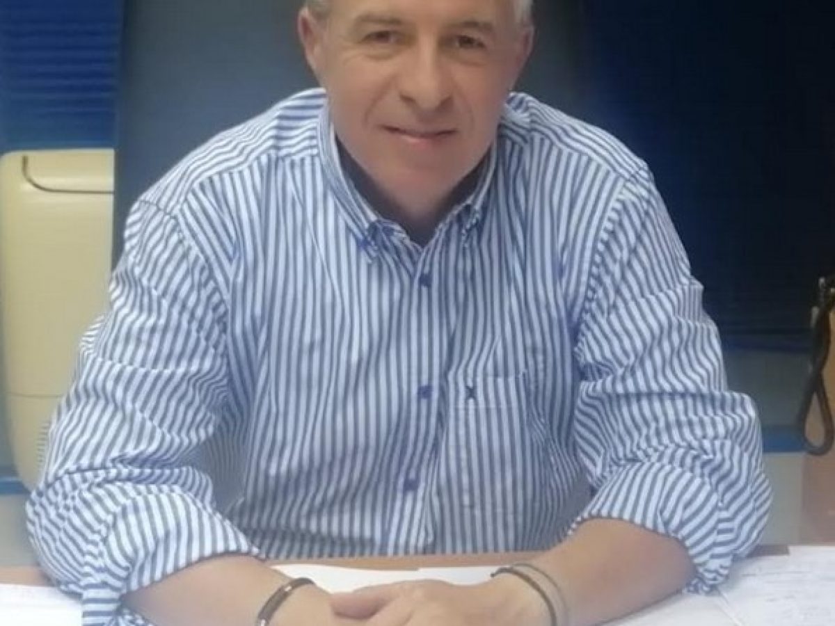 Ο Πρόεδρος της ΔΕΥΑΚ Σταμάτης Καμπουράκης και στελέχη της επιχείρησης στο 2ο Δημοτικό 23/03 για ευαισθητοποίηση μαθητών στην προστασία του νερού