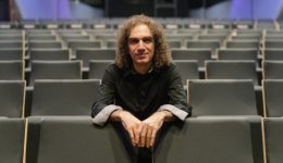 o-stavros-lantsias-se-ena