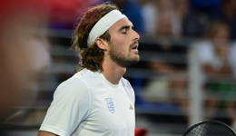 o-tsitsipas-emine-ektos-korifeas-1