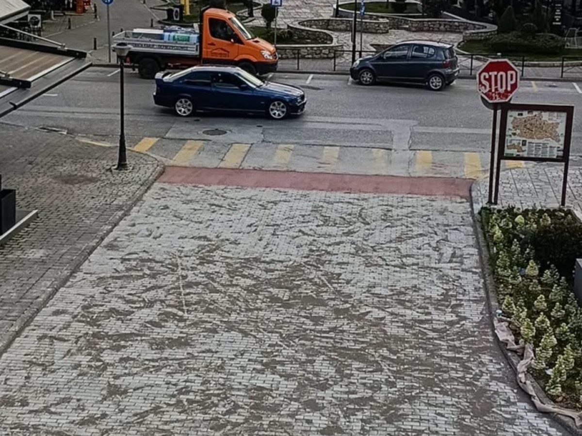 Ολοκληρώθηκε και δόθηκε στην κυκλοφορία το έργο ανάπλασης στην οδό Ελ. Βενιζέλου στο κέντρο της Καλαμπάκας
