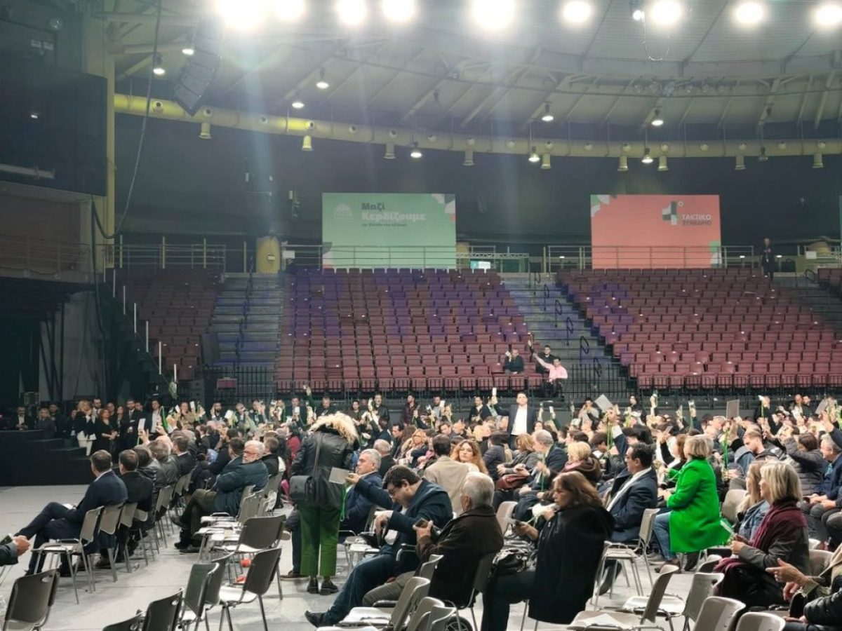 Ομόφωνα Πρόγραμμα και Θέσεις, κατά πλειοψηφία οι καταστατικές αλλαγές στο ΠΑΣΟΚ