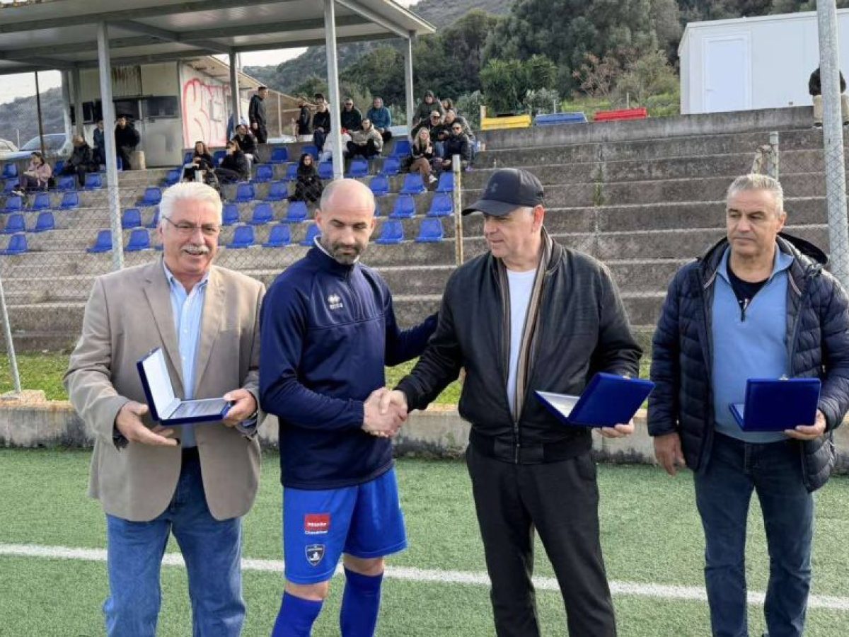 Ωραίες στιγμές! Ο Δίας βράβευσε Πετρόγιαννη και αδερφούς Κονισπολιάτη!