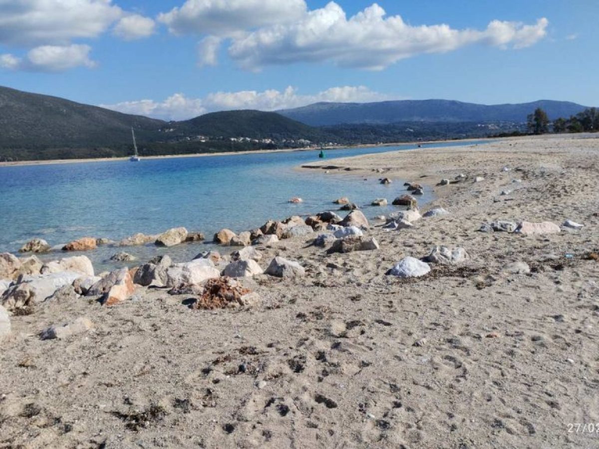 Όταν η “ανάπτυξη” ισοπεδώνει τη μνήμη – Ευχαριστούμε, Δήμε Λευκάδας.