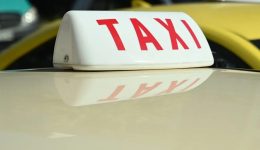 panelladiki-24ori-apergia-sta-taxi