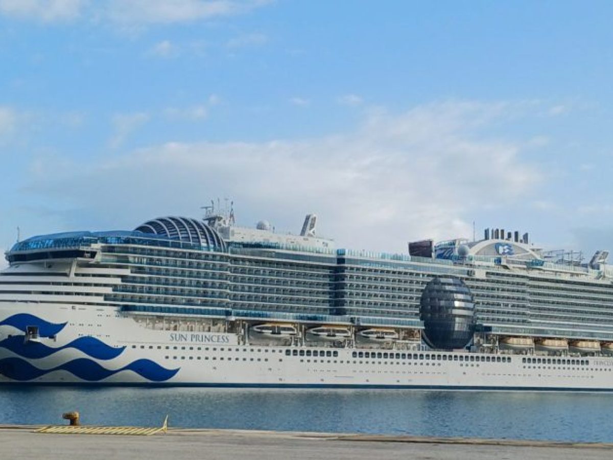 Πάνω από 4.000 οι επισκέπτες κρουαζιέρας στα Χανιά -Το εντυπωσιακό Princess Sun στο λιμάνι της Σούδας