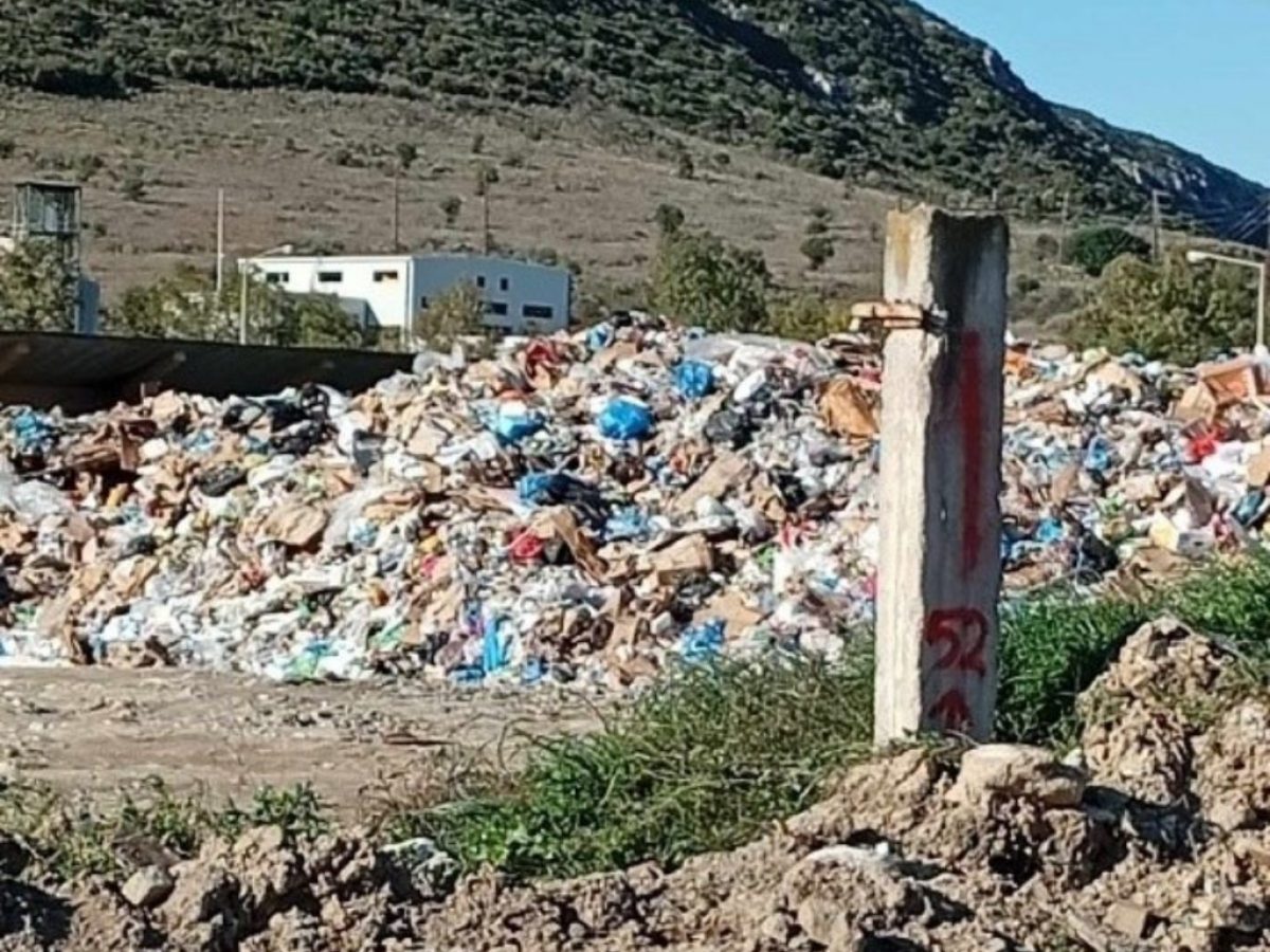 Παπαπέτρος – Μόσχος καταγγέλλουν ανεξέλεγκτη χωματερή δίπλα στον Βιολογικό και ζητούν εξηγήσεις