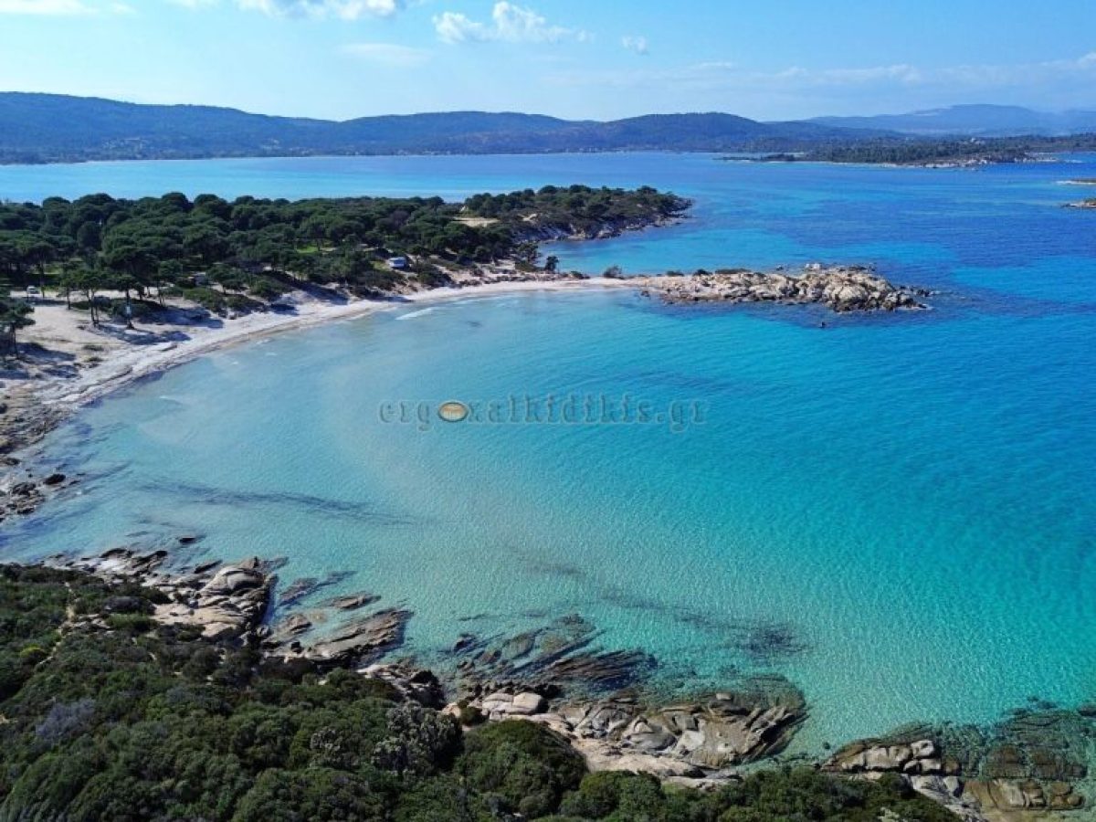 Παραλία Καρύδι στη Βουρβουρού Χαλκιδικής – Μία εξωτική γωνιά στη Σιθωνία