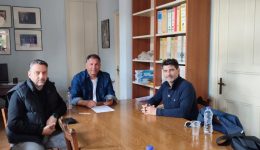 paratasi-orariou-litourgias-katastimaton-kathe