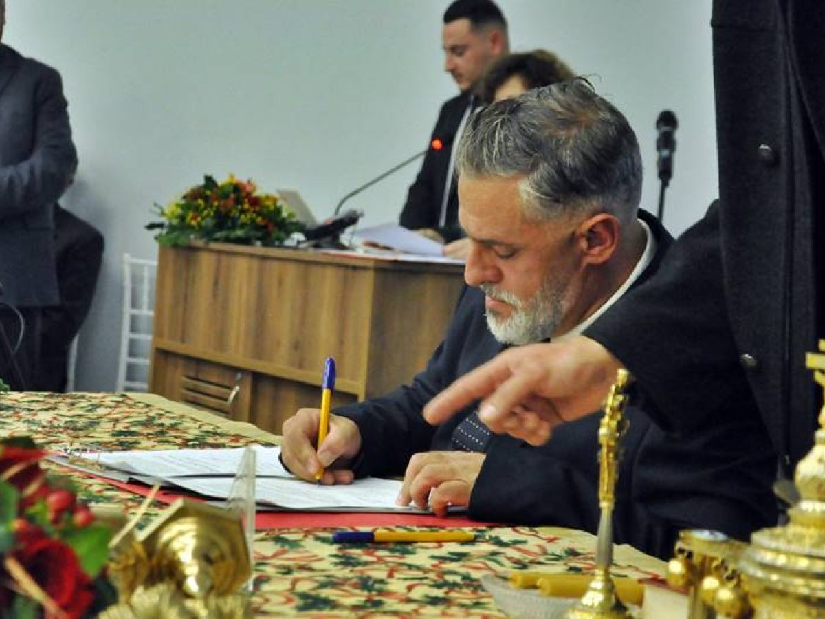 Παρεμβάσεις για καθαρισμό οικοπέδων και προβληματικός φωτισμός στην παραλιακή Καρλοβάσου: Τι δήλωσε ο Αντιδήμαρχος Δυτικής Σάμου Μανώλης Νικολού